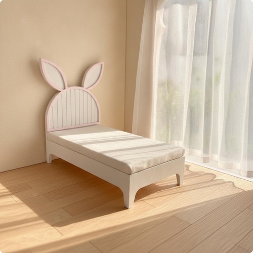 Puppenhausbett hölzern