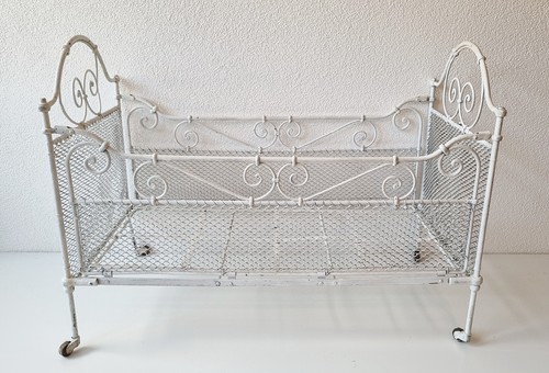 Schönes metall puppenbett - schönes,