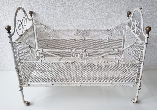 Schönes metall puppenbett - metall, im